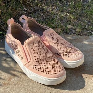 Vionic Kimmie Perf laser cut slip on sneakers size 7 peach suede casual comfort